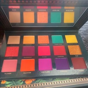 Ace Beaute Nostalgia Palette NIB